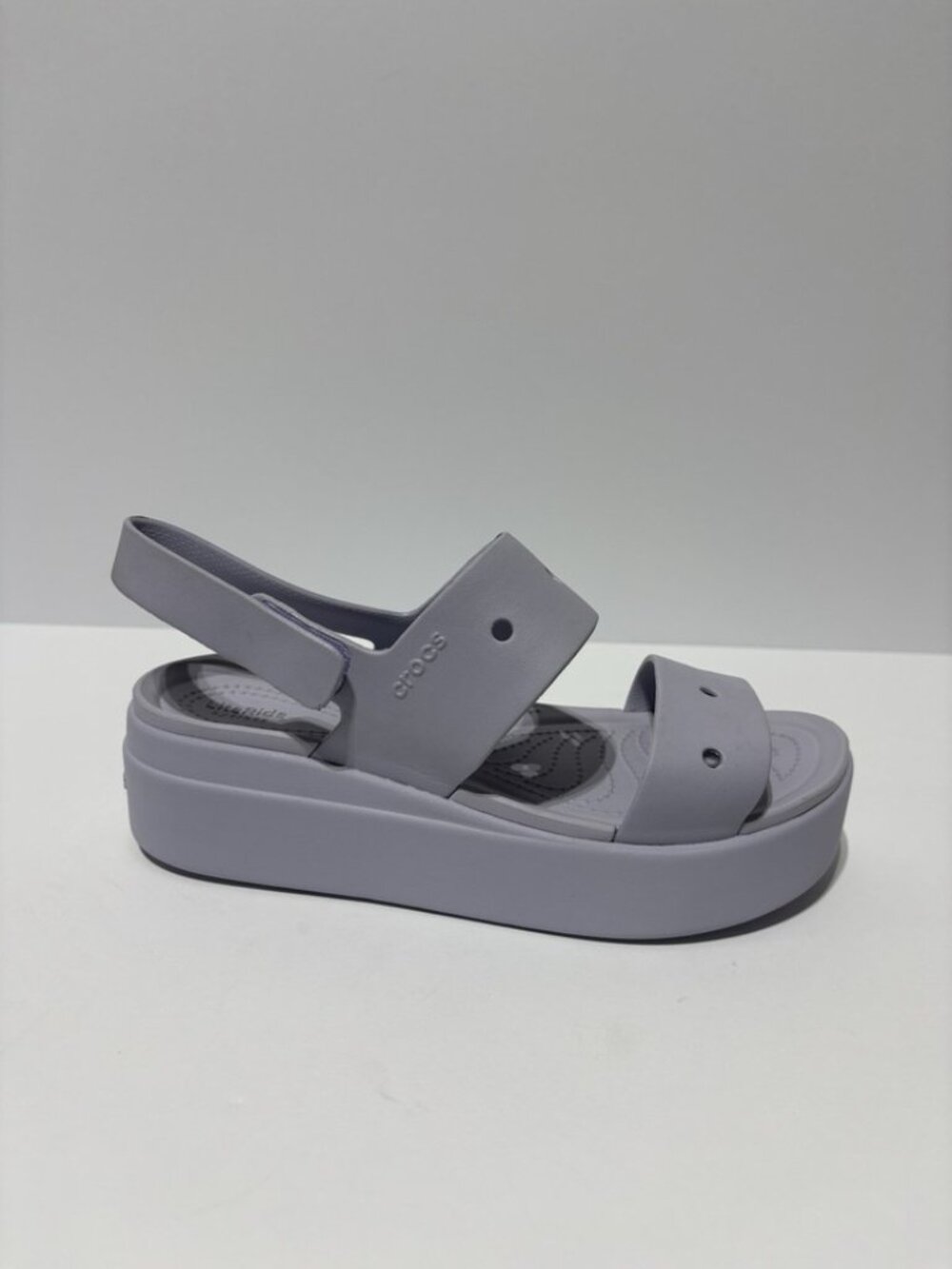 Crocs Women’s Brooklyn 4U Low Wedge Sandals Purple, Size 7 M